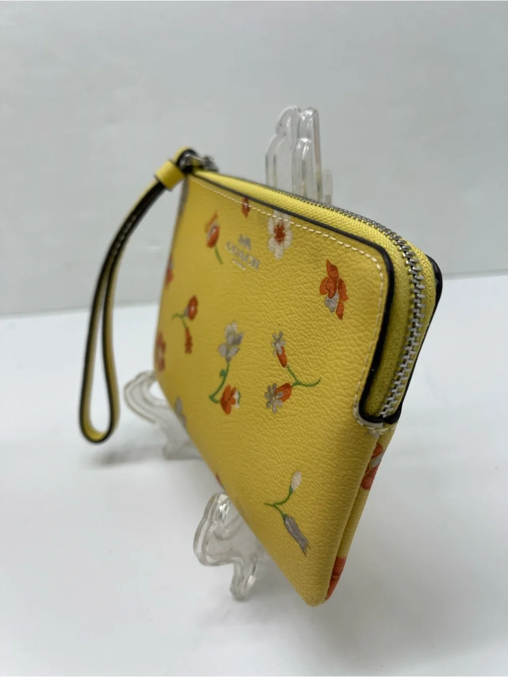 Coach Corner Zip Wristlet With Mystical Floral Print C8701
NWT - Picture 3 of 16